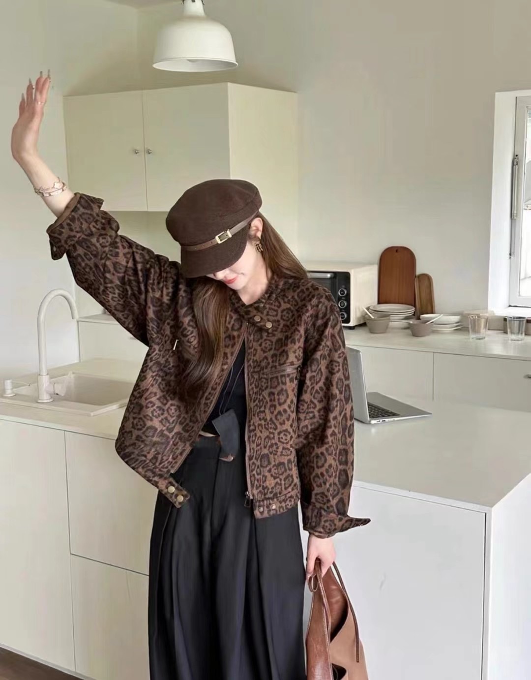 欧货2024秋季新款复古豹纹外套女秋季短款设计感气质百搭夹克上衣