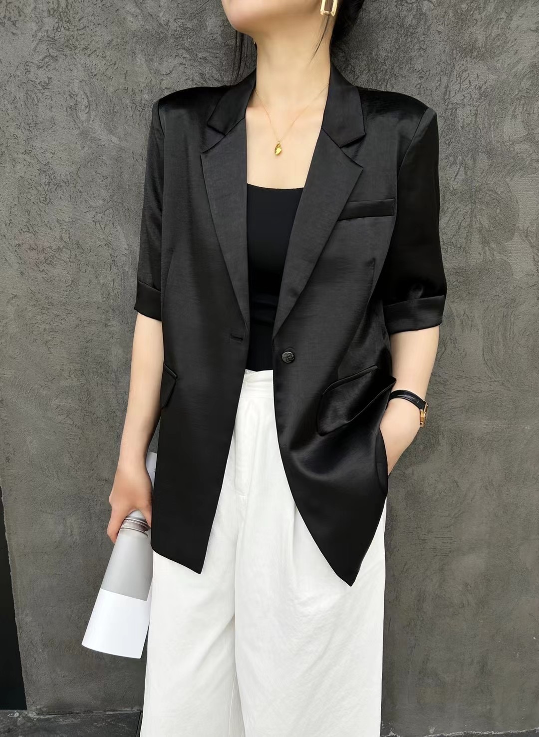 黑色短袖西装外套女夏季2026新款休闲宽松百搭醋酸薄款小西服上衣